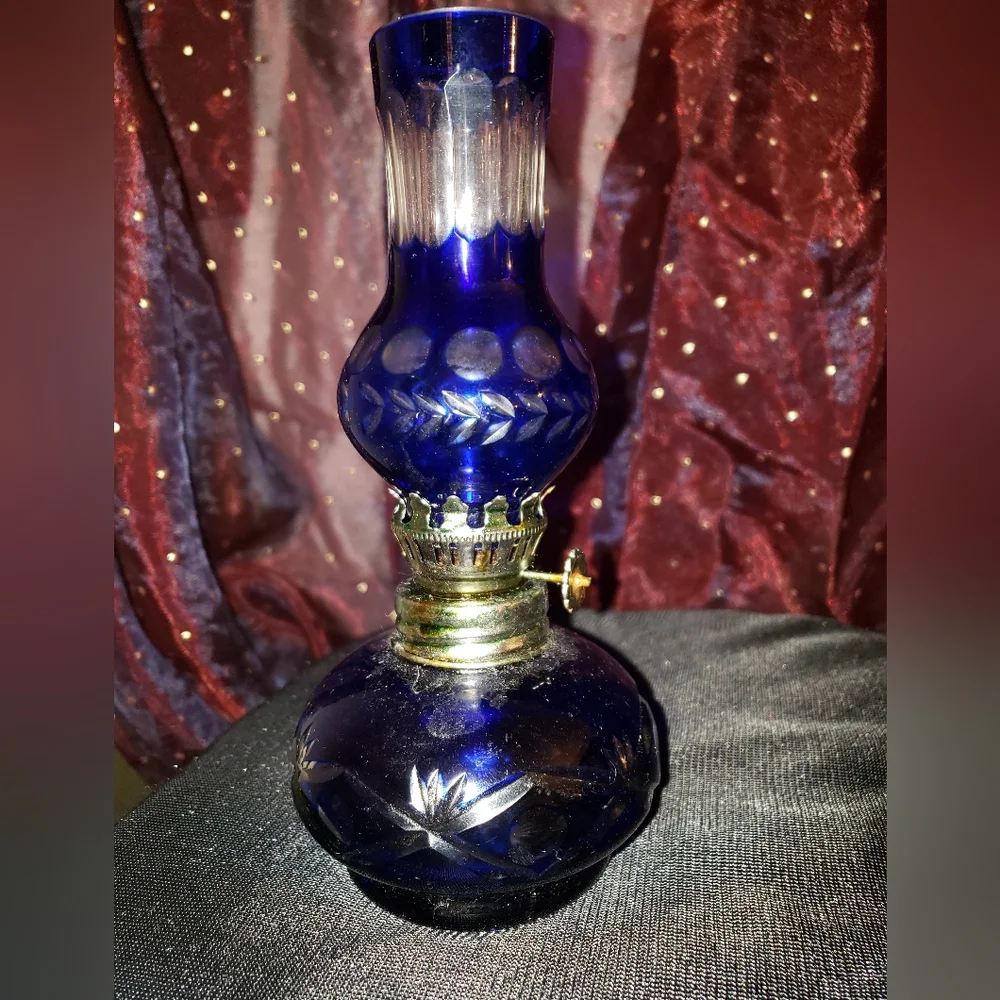 💕💕Host Pick💕💕 04/21/2026.Vintage Cobalt Blue Oil Lamp